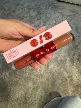 Dual-Ended Liquid Lipstick & Gloss - Mutha Starrr